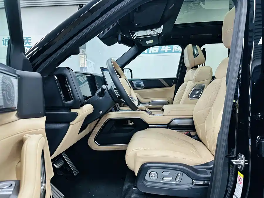 900x675_0_q87_c42_autohomecar__ChxpVmlCLCaACQN9AAYLyNb0JxQ843.jpg.webp Used BYD Leopard 8 2025 Zhiyong flagship version 7 seats