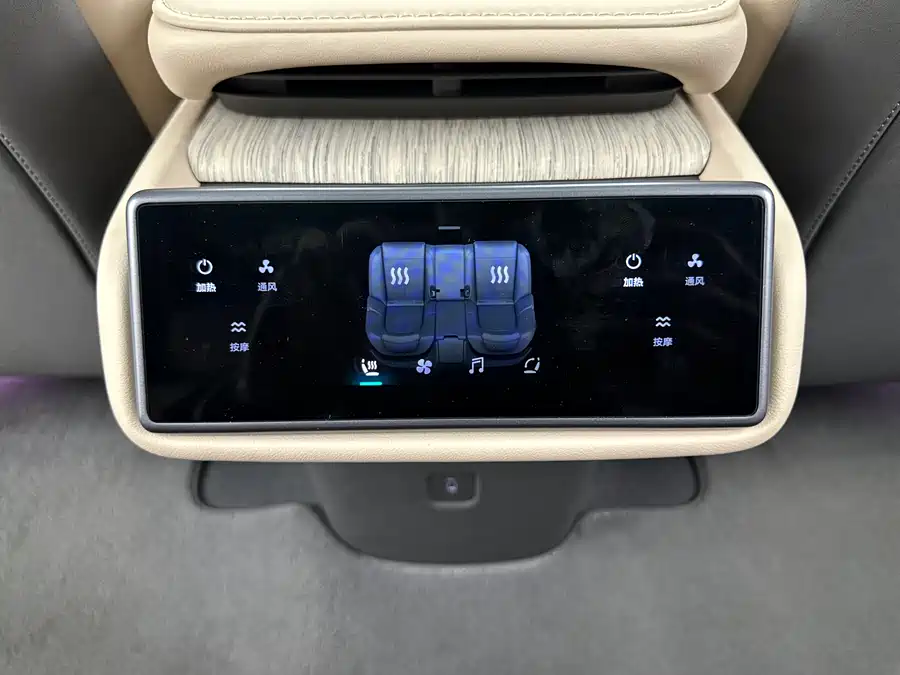 900x675_0_q87_c42_autohomecar__ChxpVmlCWuGAEOuwAAdy2BnBCHA585.jpg.webp Used NIO ET7 2024 75kWh Executive Edition