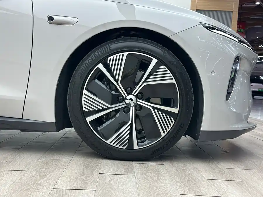 900x675_0_q87_c42_autohomecar__ChxpVmlCWuWAFn8wAAjxjuG4_Js834.jpg.webp Used NIO ET7 2024 75kWh Executive Edition