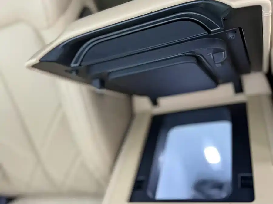 900x675_0_q87_c42_autohomecar__ChxpVmlCd7uAL3R5AAImSLXYldY974.jpg.webp Used BYD Leopard 8 2025 Zhiyong flagship version 7 seats