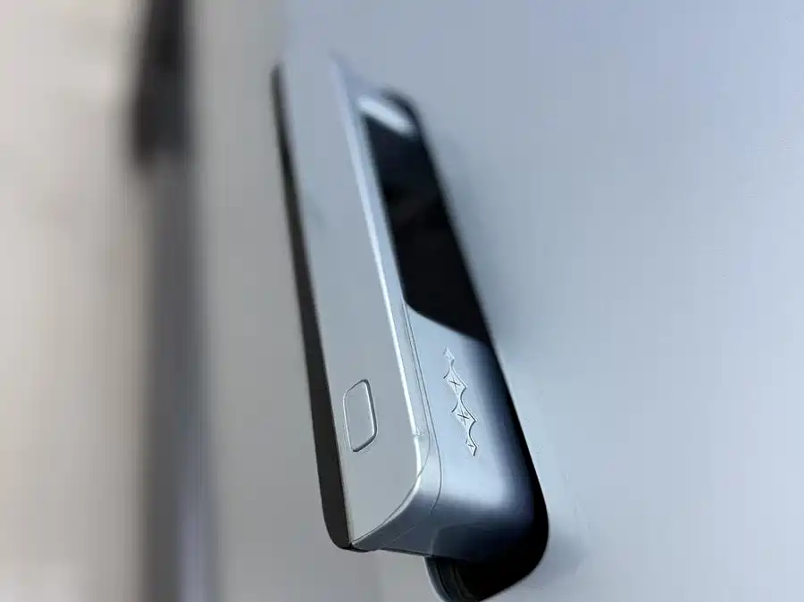 900x675_0_q87_c42_autohomecar__ChxpVmlCd8CAaFWQAAFSweg6e8w903.jpg.webp Used BYD Leopard 8 2025 Zhiyong flagship version 7 seats