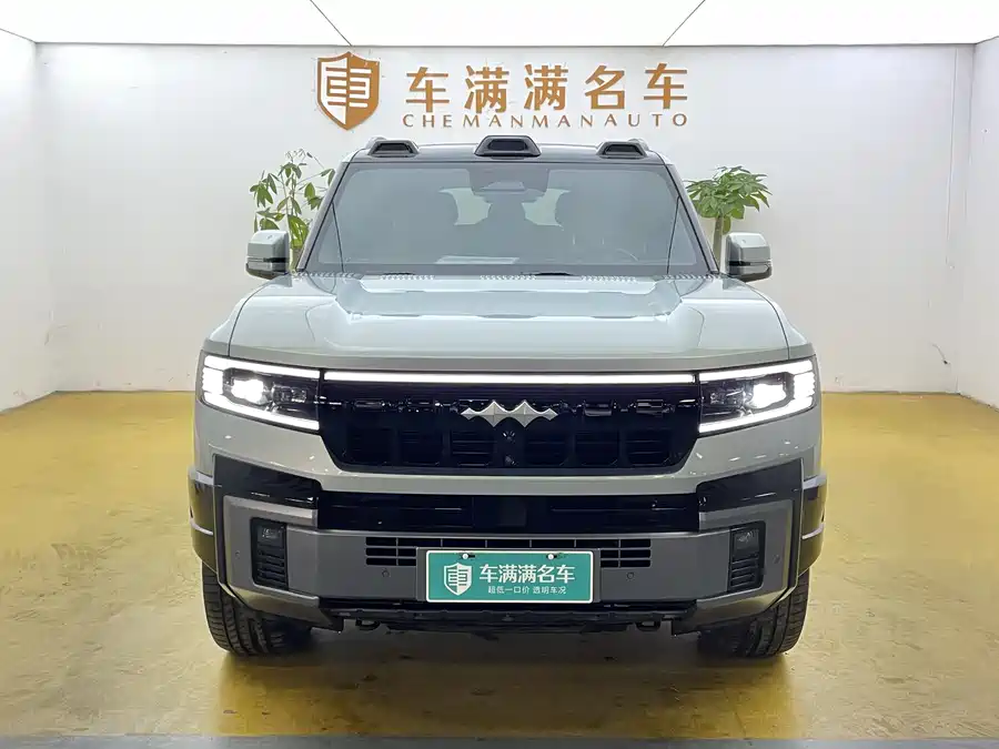 900x675_0_q87_c42_autohomecar__ChxpVmlD75CAaKBoAAQsQHJ9M6w664.jpg.webp Used BYD Leopard 8 2025 Zhiyong flagship version 7 seats