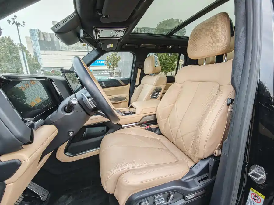 900x675_0_q87_c42_autohomecar__ChxpVmlDZbiADus6AAa6cP3x994887.jpg.webp Used BYD Leopard 8 2025 Zhiyong flagship version 7 seats