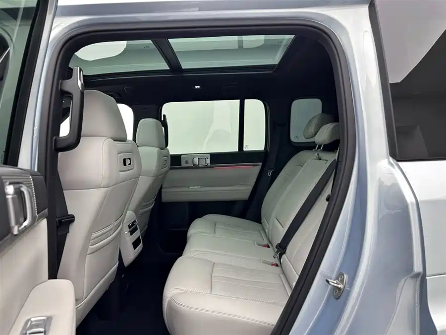 900x675_0_q87_c42_autohomecar__ChxpVmlDr1SAdTXzAAGOU3uKy3c517.jpg.webp Used BYD Leopard Titanium 7 2025 model 135KM two-wheel drive Pro version