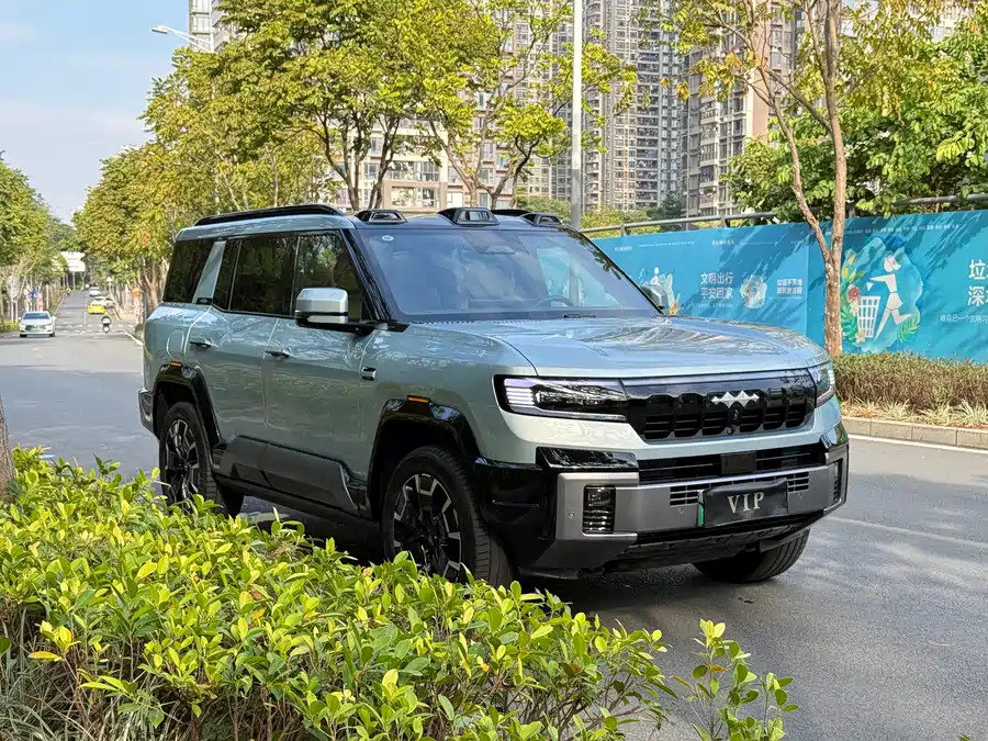 900x675_0_q87_c42_autohomecar__ChxpVmlE-cyAMEB7AA99762M7ns375.jpg.webp Used BYD Leopard 8 2025 Zhiyong flagship version 6 seats