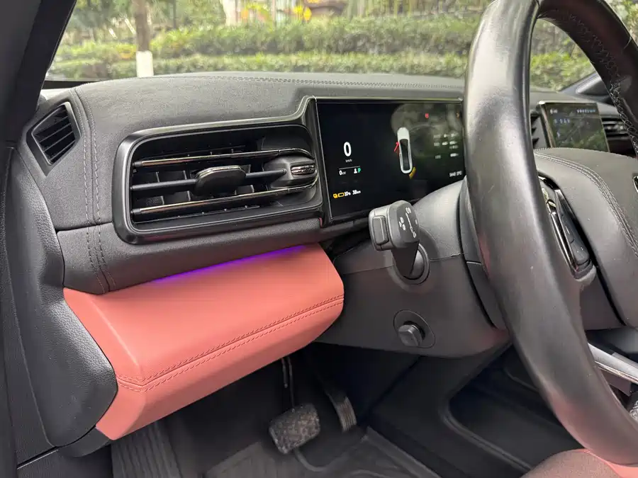 900x675_0_q87_c42_autohomecar__ChxpVmlFDC2ADHopAAieBPwnuqc995.jpg.webp Used NIO EC6 2020 430KM Sports Edition