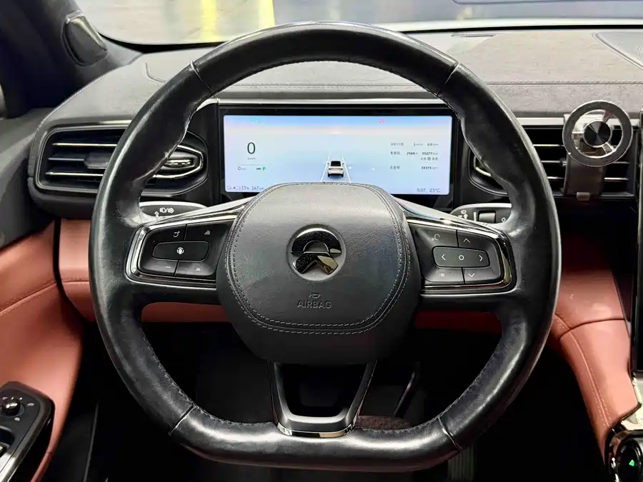 900x675_0_q87_c42_autohomecar__ChxpVmlFFteAAWpqAAifAoWtOuA671.jpg.webp Used NIO EC6 2020 430KM Sports Edition