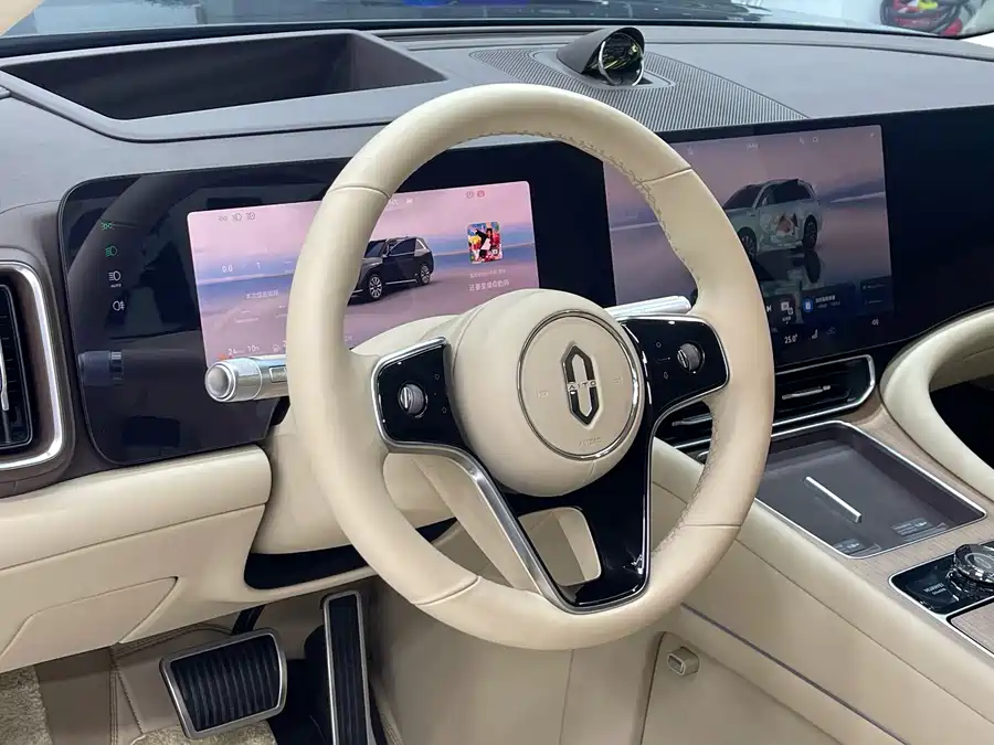 900x675_0_q87_c42_autohomecar__ChxpVmlFIu-AdQ2qAAhlVZZo7PA382.jpg.webp Used AITO M9 2024 extended range Ultra version 42kWh 6-seater version