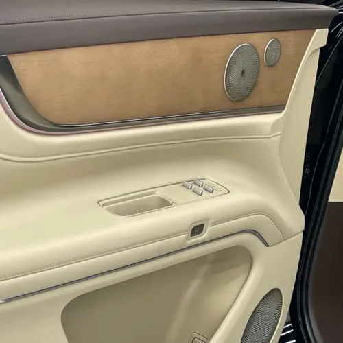 900x675_0_q87_c42_autohomecar__ChxpVmlFIvaAGL2VAAckQAxjes0018.jpg.webp Used AITO M9 2024 extended range Ultra version 42kWh 6-seater version