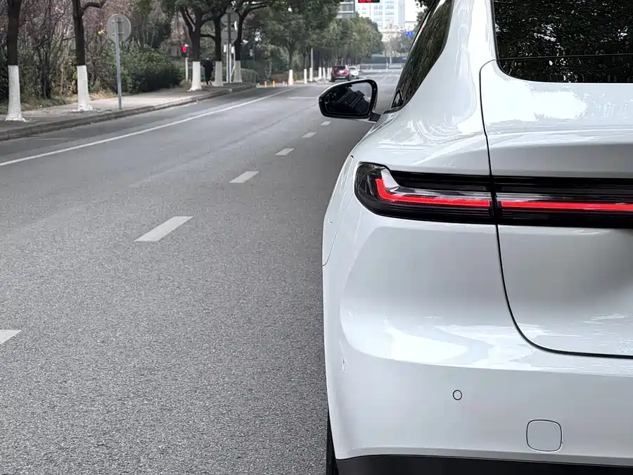 900x675_0_q87_c42_autohomecar__ChxpVmlFQIGAK2g0AAbt9wPxX5E099.jpg.webp Used NIO ET7 2022 model 100kWh first edition