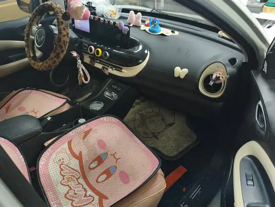 900x675_0_q87_c42_autohomecar__ChxpVmlFYXCAKA0yAAHsqQTXsME398.jpg.webp Used Wuling Bingo 2023 model 203km light model