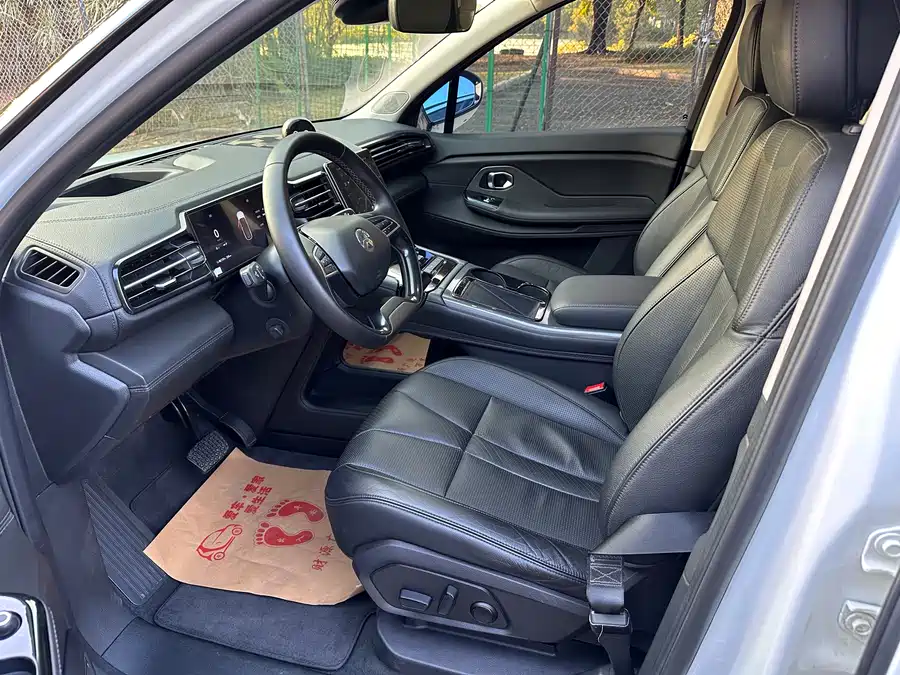 900x675_0_q87_c42_autohomecar__ChxpVmlGCLaAM6QmAAzy3bW2u4g300.jpg.webp Used NIO ES8 2018 model 355KM baseline version seven-seater version