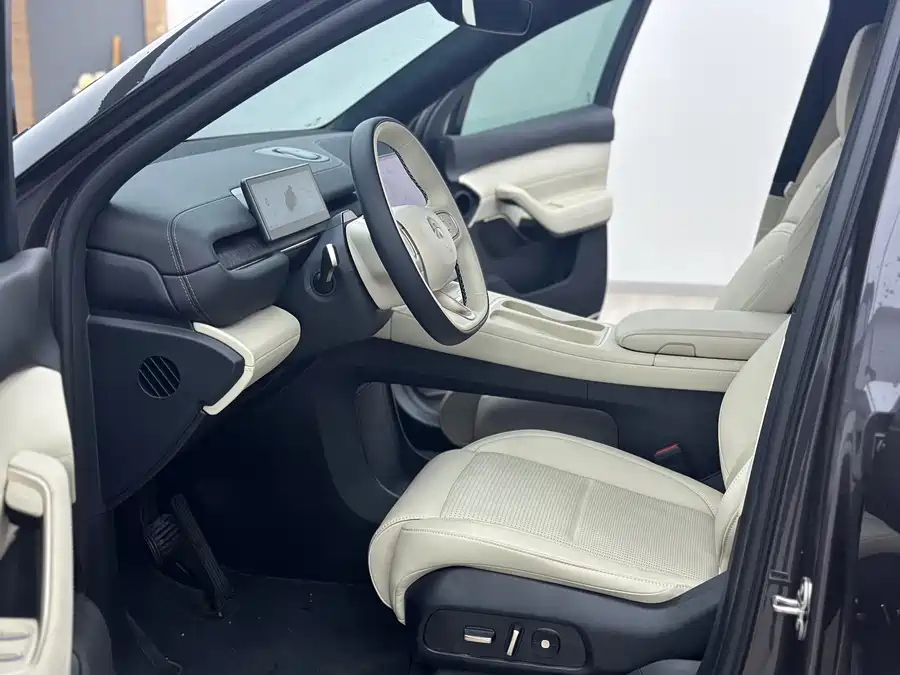 Used NIO ES6 2024 model 75kWh