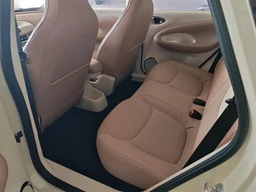 900x675_0_q87_c42_autohomecar__ChxpVmlGFOqAKxUFAAExQQ2uf7M414.jpg.webp Used Wuling Bingo 2025 model 410km Lingxi exclusive model