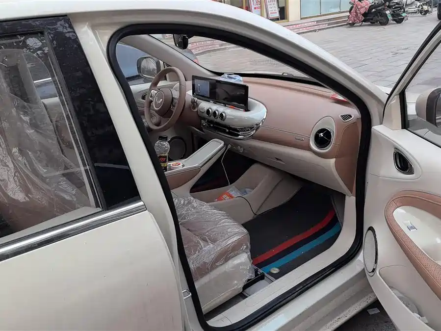 900x675_0_q87_c42_autohomecar__ChxpVmlGVCCASSdPAAIV55lhnR4000.jpg.webp Used Wuling Bingo 2025 model 333km Lingxi Internet model