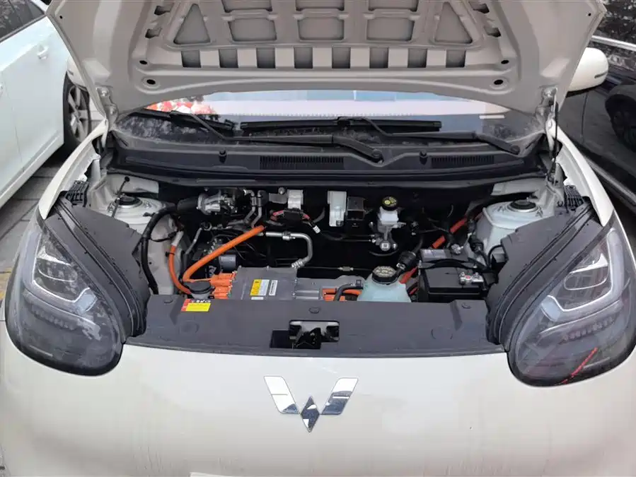 900x675_0_q87_c42_autohomecar__ChxpVmlGVCGACjS7AAG_JSeJAIY704.jpg.webp Used Wuling Bingo 2025 model 333km Lingxi Internet model