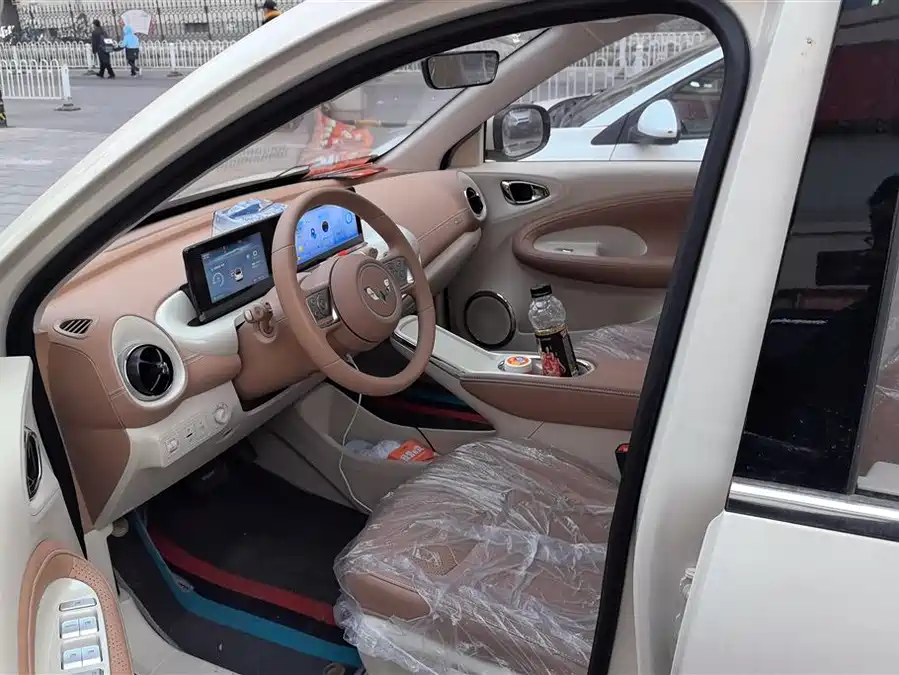 900x675_0_q87_c42_autohomecar__ChxpVmlGVCGAI6XVAAHugjIPkoM969.jpg.webp Used Wuling Bingo 2025 model 333km Lingxi Internet model