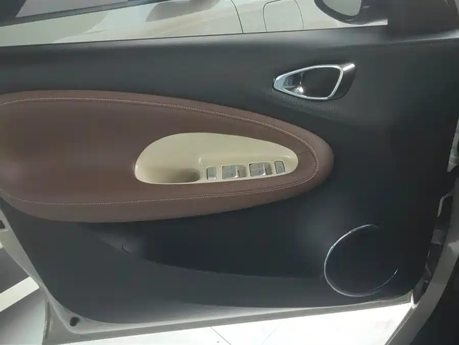 900x675_0_q87_c42_autohomecar__ChxpVmlGc8OAL8ETAADdjD3IAmM143.jpg.webp Used Wuling Bingo 2024 model 333km Yuexiang model