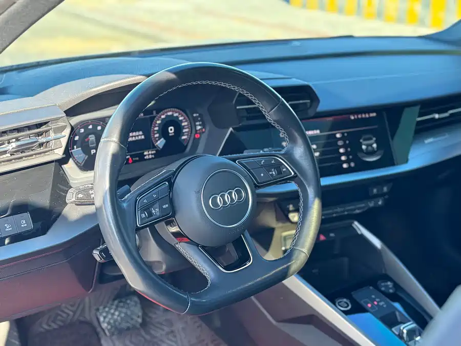 900x675_0_q87_c42_autohomecar__ChxpVmlHkNeADWwRAAcfbvXGxio031.jpg.webp Used Audi A3 2022 A3L Limousine 35 TFSI Fashionable and Sporty