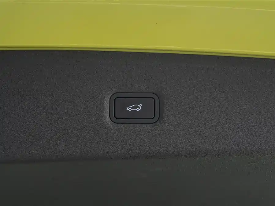 900x675_0_q87_c42_autohomecar__ChxpVmlHkvqAQUvQAAFRye8KrDg815.jpg.webp Used Xpeng P7 2025 702 Long Battery Life Ultra