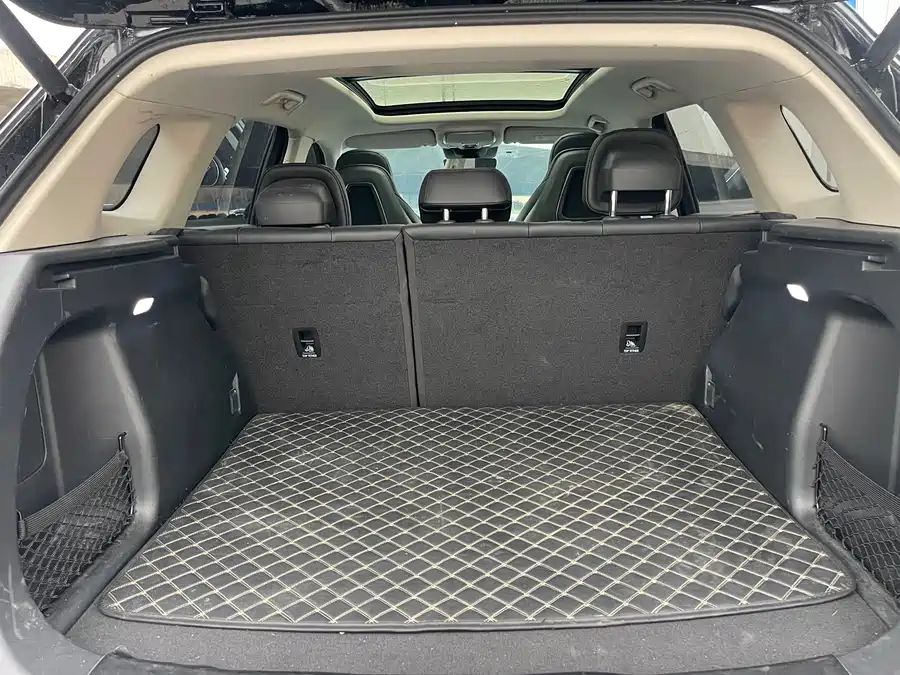 900x675_0_q87_c42_autohomecar__ChxpVmlHu32AAF0_AAxNQUgtCsE847.jpg.webp Used Hongqi HS3 PHEV 2024 115km Jinwei Edition