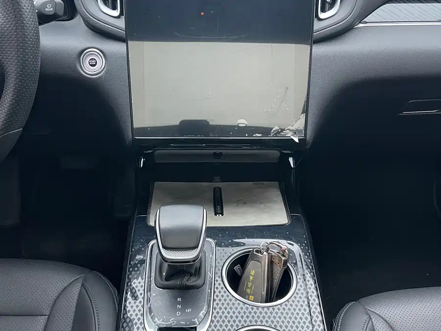 900x675_0_q87_c42_autohomecar__ChxpVmlHu3iAP3VXAAqXCghwNIU825.jpg.webp Used Hongqi HS3 PHEV 2024 115km Jinwei Edition