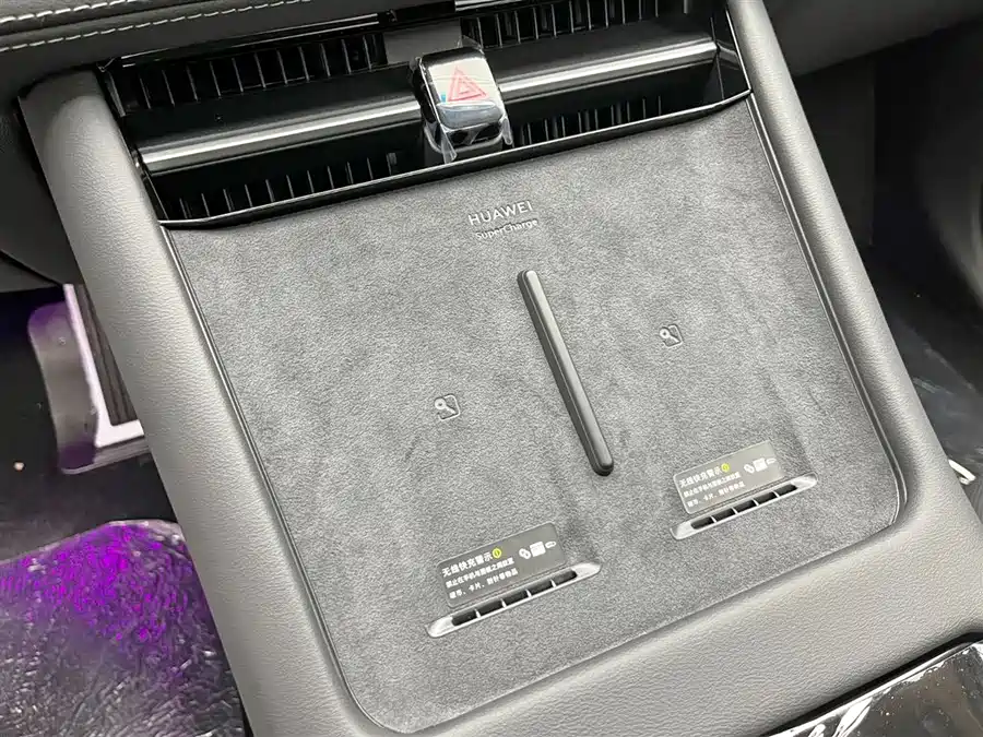 900x675_0_q87_c42_autohomecar__ChxpVmlItiuAFNcJAAMSj8b-i-g954.jpg.webp Used HUAWEI AITO M7 2024 1.5T rear drive Plus version 5 seats