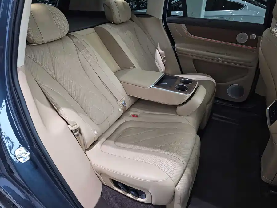 900x675_0_q87_c42_autohomecar__ChxpVmlIuE2ALwNCAAPN11L2Qzw035.jpg.webp Used AITO M9 2024 extended range Ultra version 52kWh 5-seater version