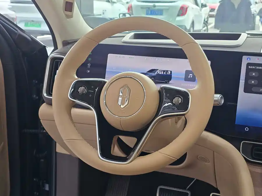 900x675_0_q87_c42_autohomecar__ChxpVmlIuFCAAiwzAAJ9vff5kVE283.jpg.webp Used AITO M9 2024 extended range Ultra version 52kWh 5-seater version