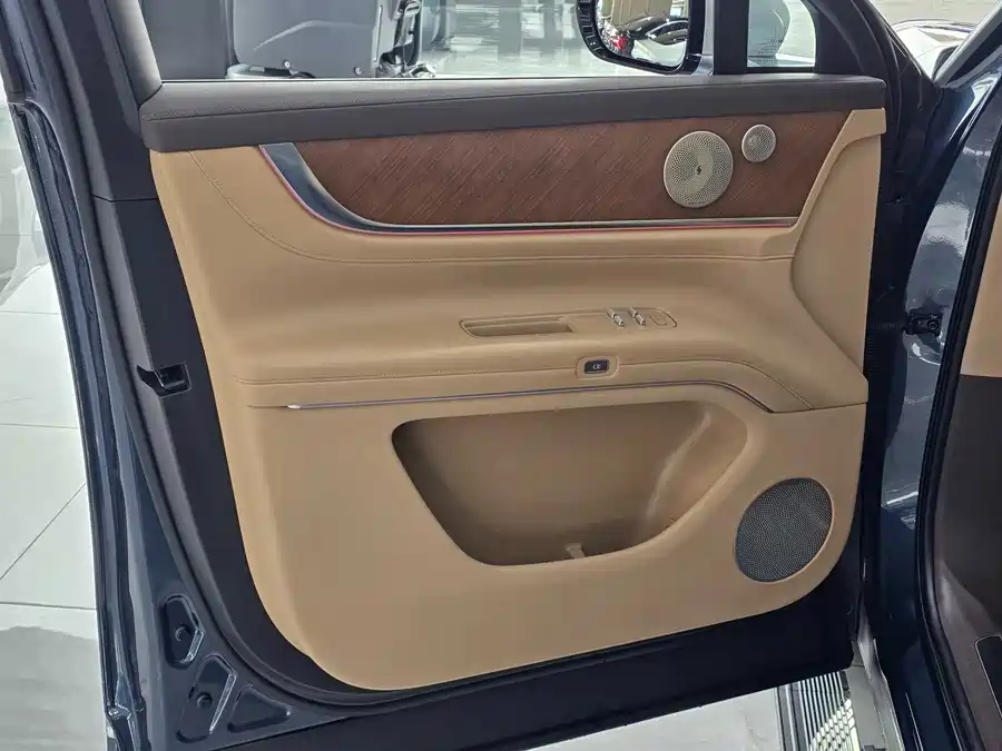 900x675_0_q87_c42_autohomecar__ChxpVmlIuFOAQD_nAAL4Bj_qzUs158.jpg.webp Used AITO M9 2024 extended range Ultra version 52kWh 5-seater version