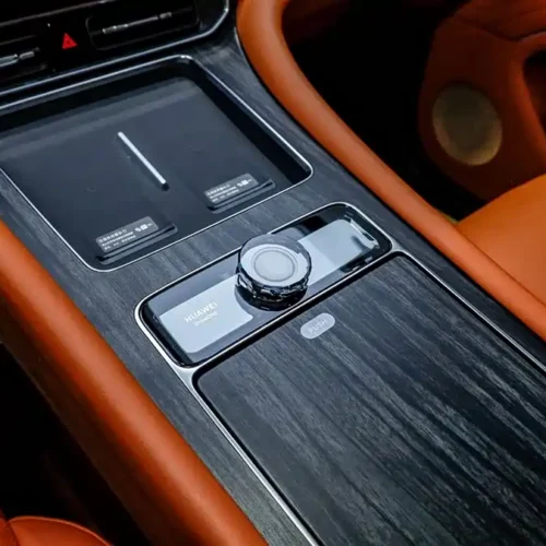 900x675_0_q87_c42_autohomecar__ChxpVmlIuJmAIPMlAAGvebQUqms101.jpg.webp Used AITO M9 2024 extended range Ultra version 52kWh 6-seater version