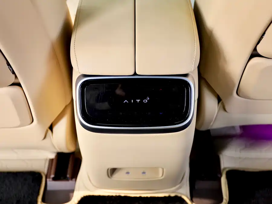 900x675_0_q87_c42_autohomecar__ChxpVmlJCuiAXYaTAAZxykbL41E966.jpg.webp Used HUAWEI AITO M7 2024 1.5T Intelligent Driving Four-wheel Drive Max Version 6 Seats