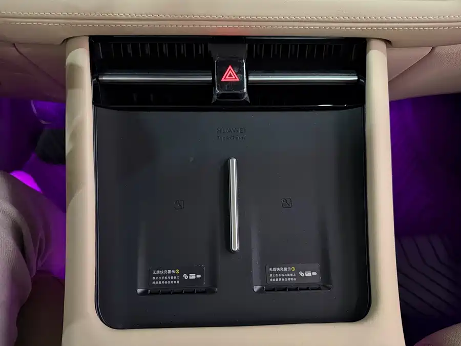 900x675_0_q87_c42_autohomecar__ChxpVmlJFh6ASvZRAAY5g4CE6eA525.jpg.webp Used HUAWEI AITO M7 2024 1.5T Smart Driving Rear Drive Pro Version 6 Seats