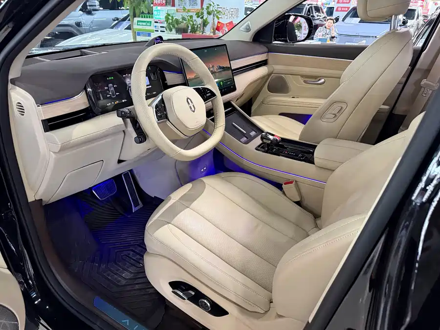 900x675_0_q87_c42_autohomecar__ChxpVmlJFhSAZ75rAAnT6J0Rk-U603.jpg.webp Used HUAWEI AITO M7 2024 1.5T Smart Driving Rear Drive Pro Version 6 Seats