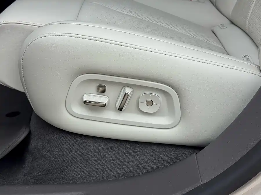 900x675_0_q87_c42_autohomecar__ChxpVmlJGPyAGe7IAAk_stuwrXs111.jpg.webp Used NIO ET7 2024 75kWh Executive Edition