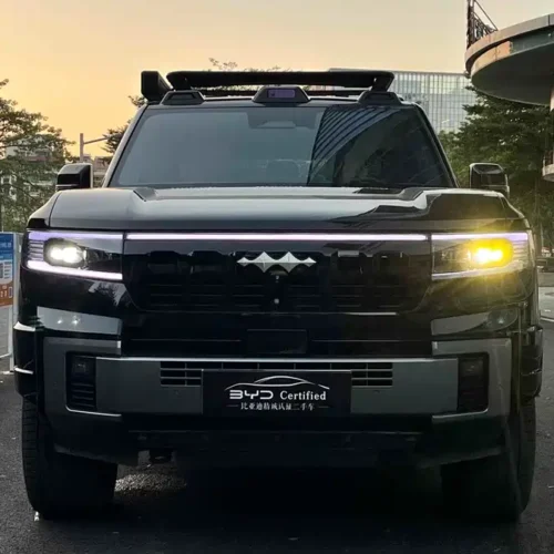 900x675_0_q87_c42_autohomecar__ChxpVmlJH0mAMU0gAAcHgV7Xoas168.jpg.webp Used BYD Leopard 8 2025 Zhiyong flagship version 7 seats