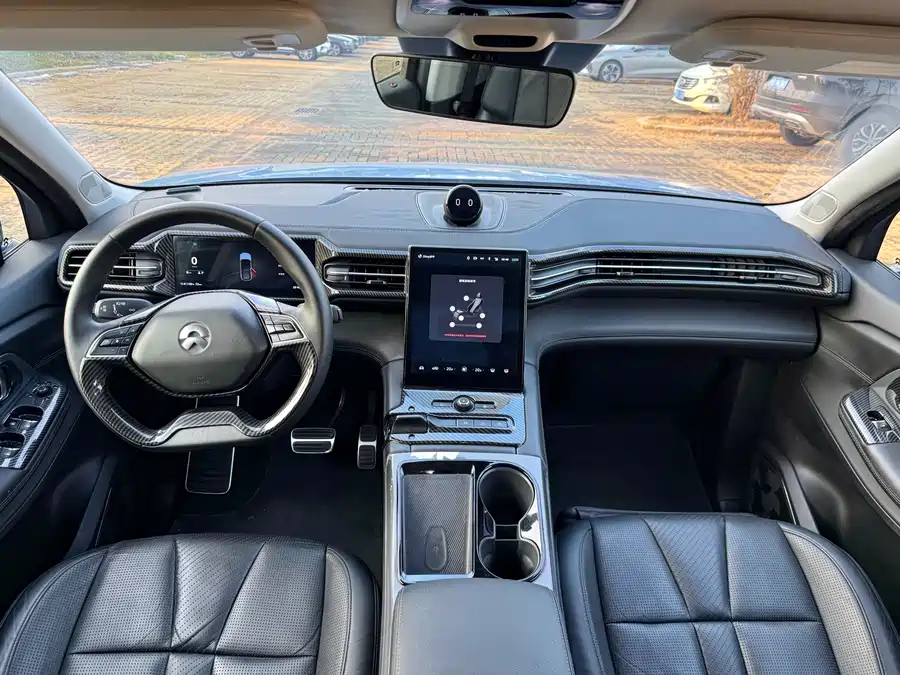 900x675_0_q87_c42_autohomecar__ChxpVmlJKNKAbt3eAAuHqHxrfLo219.jpg.webp Used NIO ES8 2018 model 355KM baseline version seven-seater version