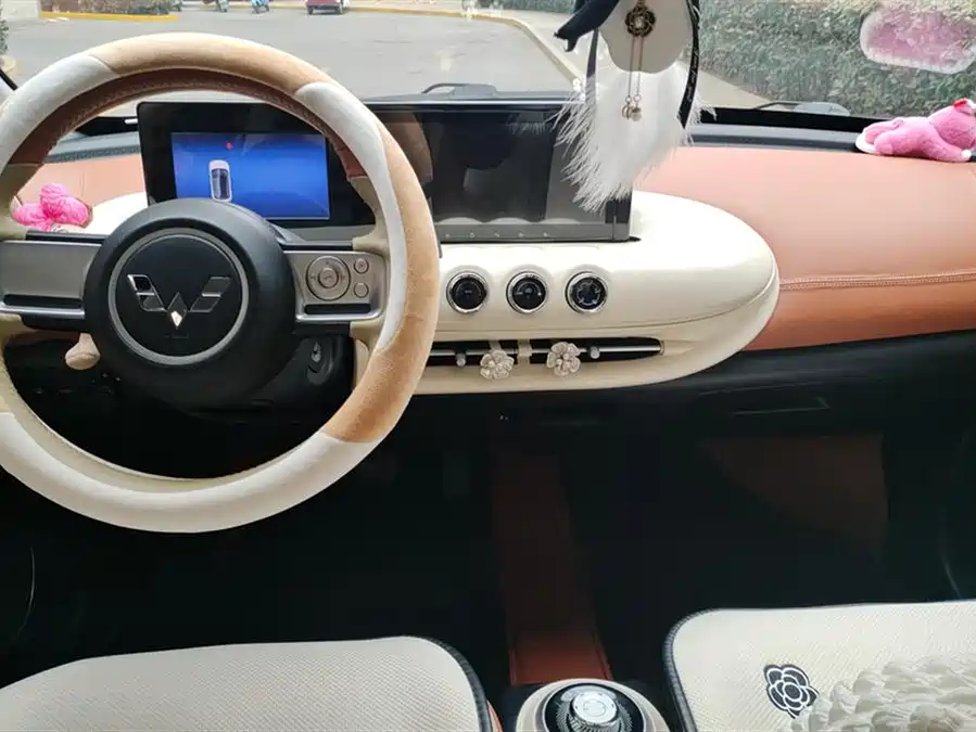 900x675_0_q87_c42_autohomecar__ChxpVmlKIzSAY0onAAGTzL0ca58431.jpg.webp Used Wuling Bingo 2024 model 203km light model