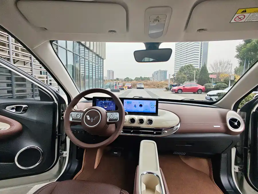 900x675_0_q87_c42_autohomecar__ChxpVmlKM-yAfrdrAAwy20Hmh-Q447.jpg.webp Used Wuling Bingo 2025 model 333km Lingxi Internet model