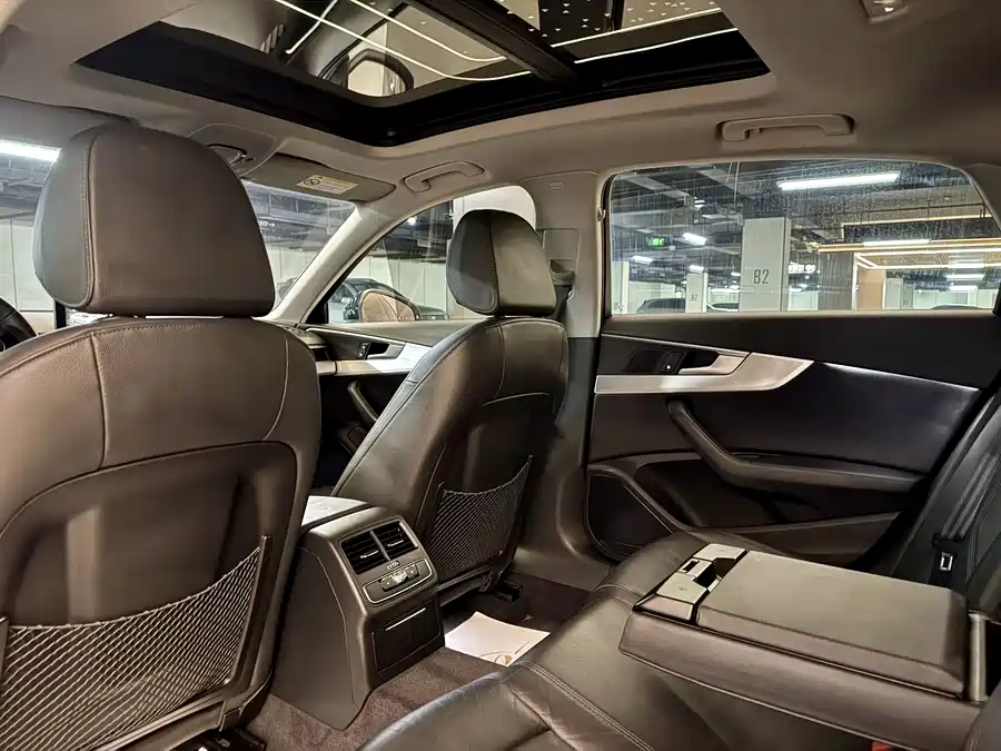 Used Audi A4L 2019 45 TFSI quattro personalized sports version National VI