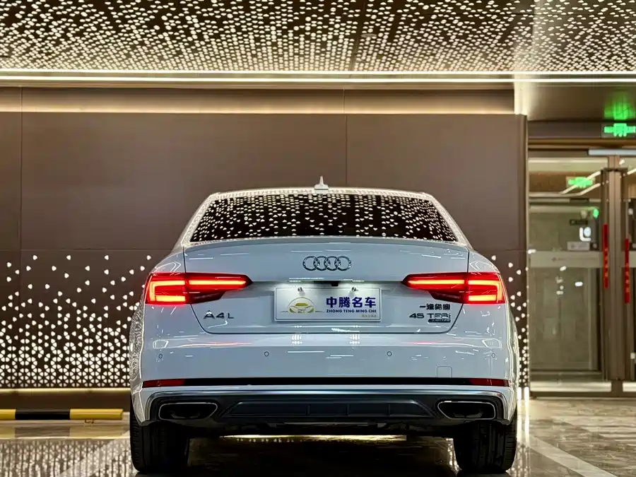 Used Audi A4L 2019 45 TFSI quattro personalized sports version National VI