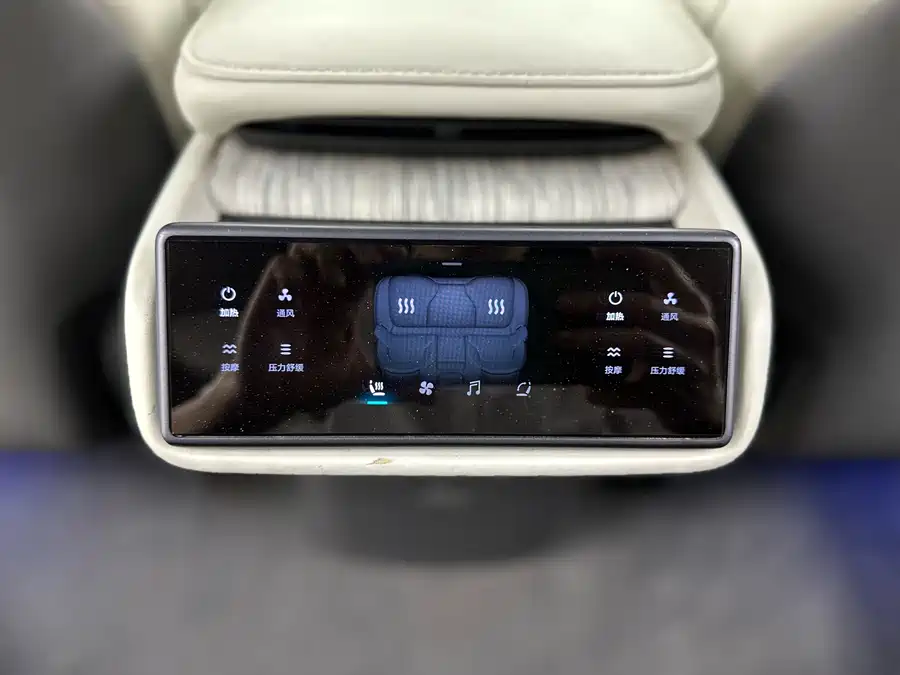 900x675_0_q87_c42_autohomecar__ChxpVmlLTD6AaDIoAAWLjQ0GtwE181.jpg.webp Used NIO ET7 2022 model 100kWh first edition