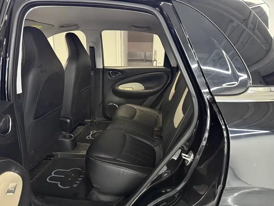 900x675_0_q87_c42_autohomecar__ChxpVmlLhBGADBvHAAemIVLcFTs181.jpg.webp Used Wuling Bingo 2023 model 333km Yuexiang model