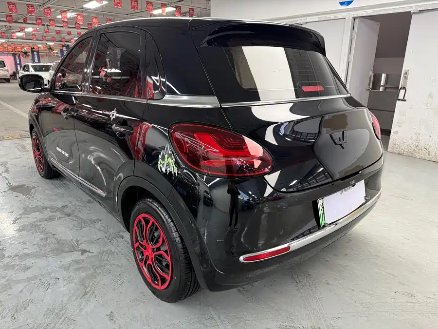 900x675_0_q87_c42_autohomecar__ChxpVmlLhBKAN1zpAAtziiCYzek106.jpg.webp Used Wuling Bingo 2023 model 333km Yuexiang model