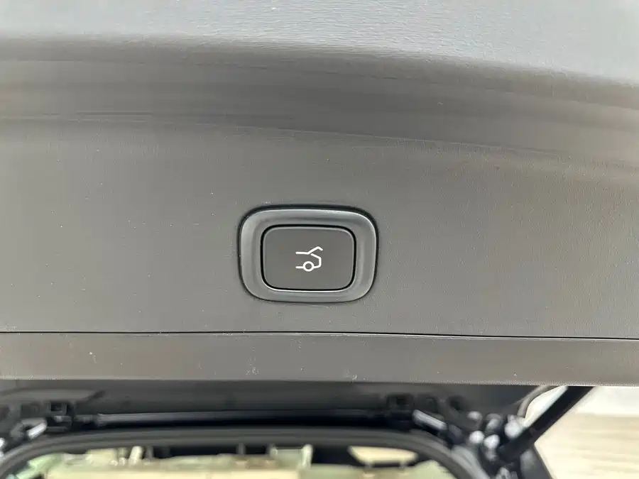 Used NIO ES6 2024 model 75kWh