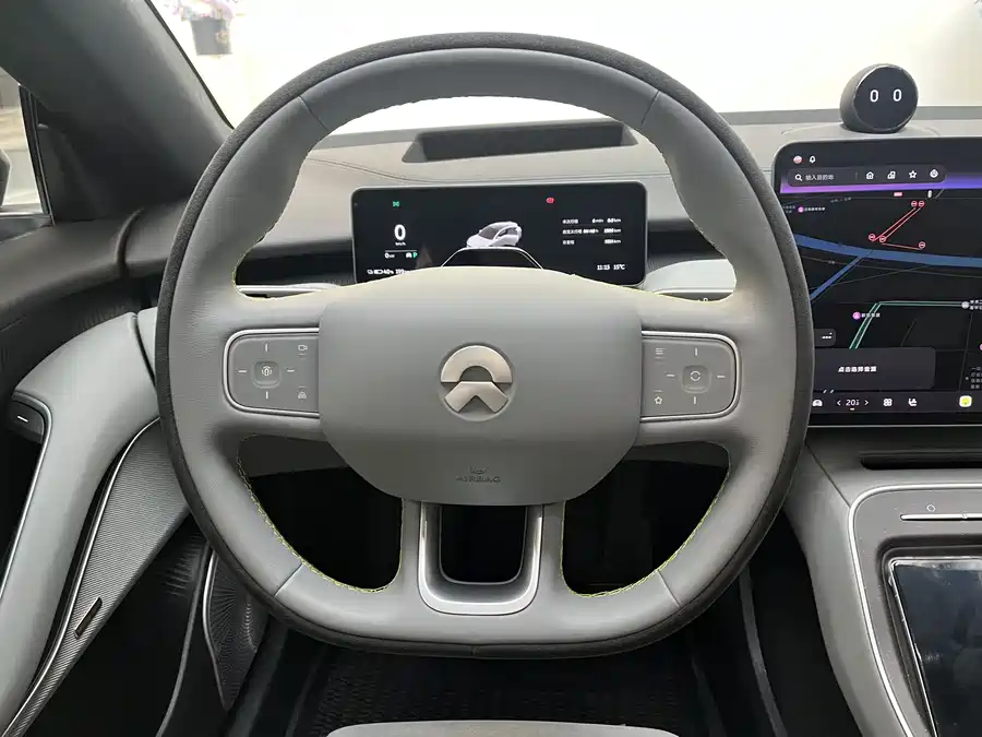 900x675_0_q87_c42_autohomecar__ChxpVmlMrbeAY__OAAUEBM7cJrI577.jpg.webp Used NIO ET5T 2025 Champion Commemorative Edition 75kWh Tourin