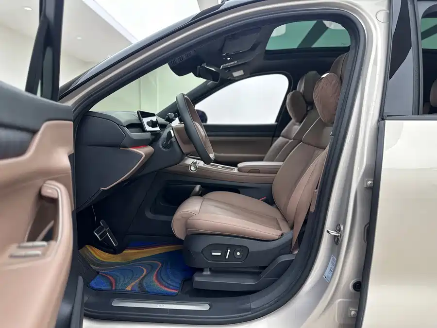 900x675_0_q87_c42_autohomecar__ChxpVmlMusuAZvO9AAcHw9OSBe8612.jpg.webp Used NIO ES8 2023 100kWh Executive Edition