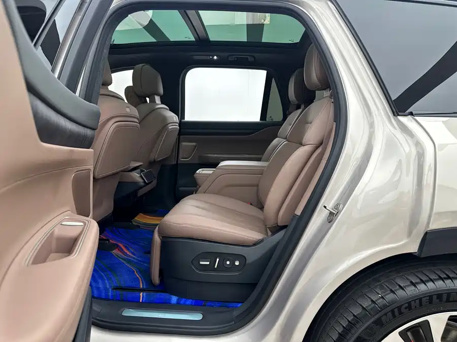 900x675_0_q87_c42_autohomecar__ChxpVmlMutKARhPMAAff60riexU419.jpg.webp Used NIO ES8 2023 100kWh Executive Edition