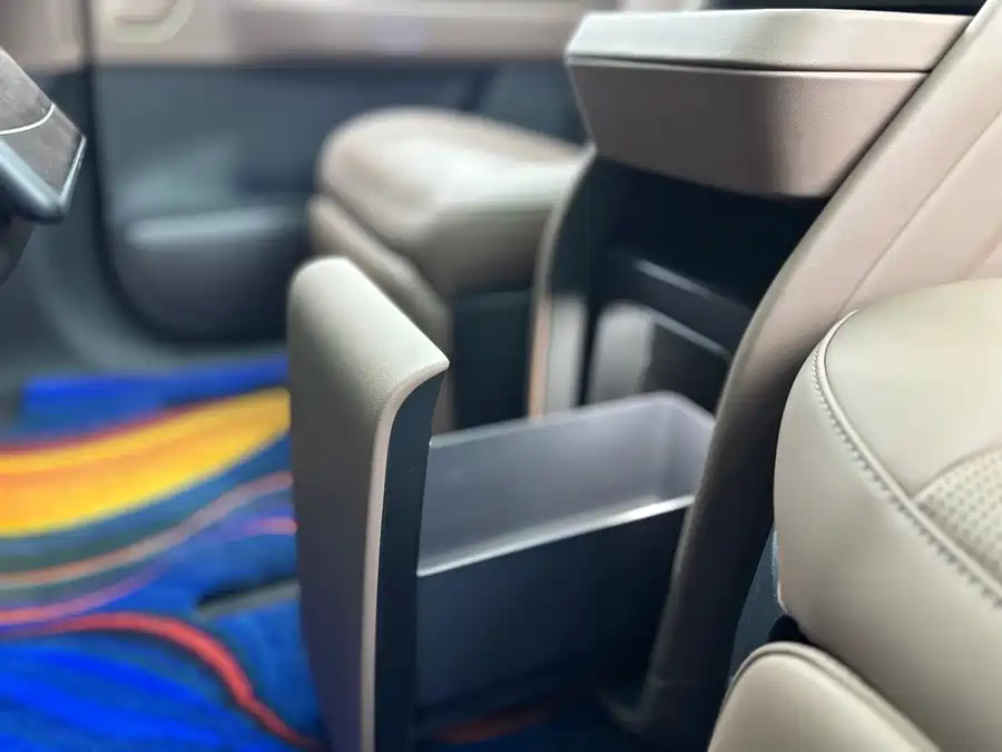 900x675_0_q87_c42_autohomecar__ChxpVmlMutWAewIdAAWQGXYUXwU762.jpg.webp Used NIO ES8 2023 100kWh Executive Edition