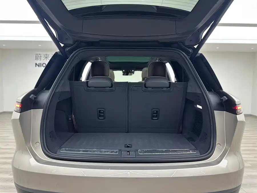 900x675_0_q87_c42_autohomecar__ChxpVmlMutiAPYvZAAdWXPgzBvs717.jpg.webp Used NIO ES8 2023 100kWh Executive Edition